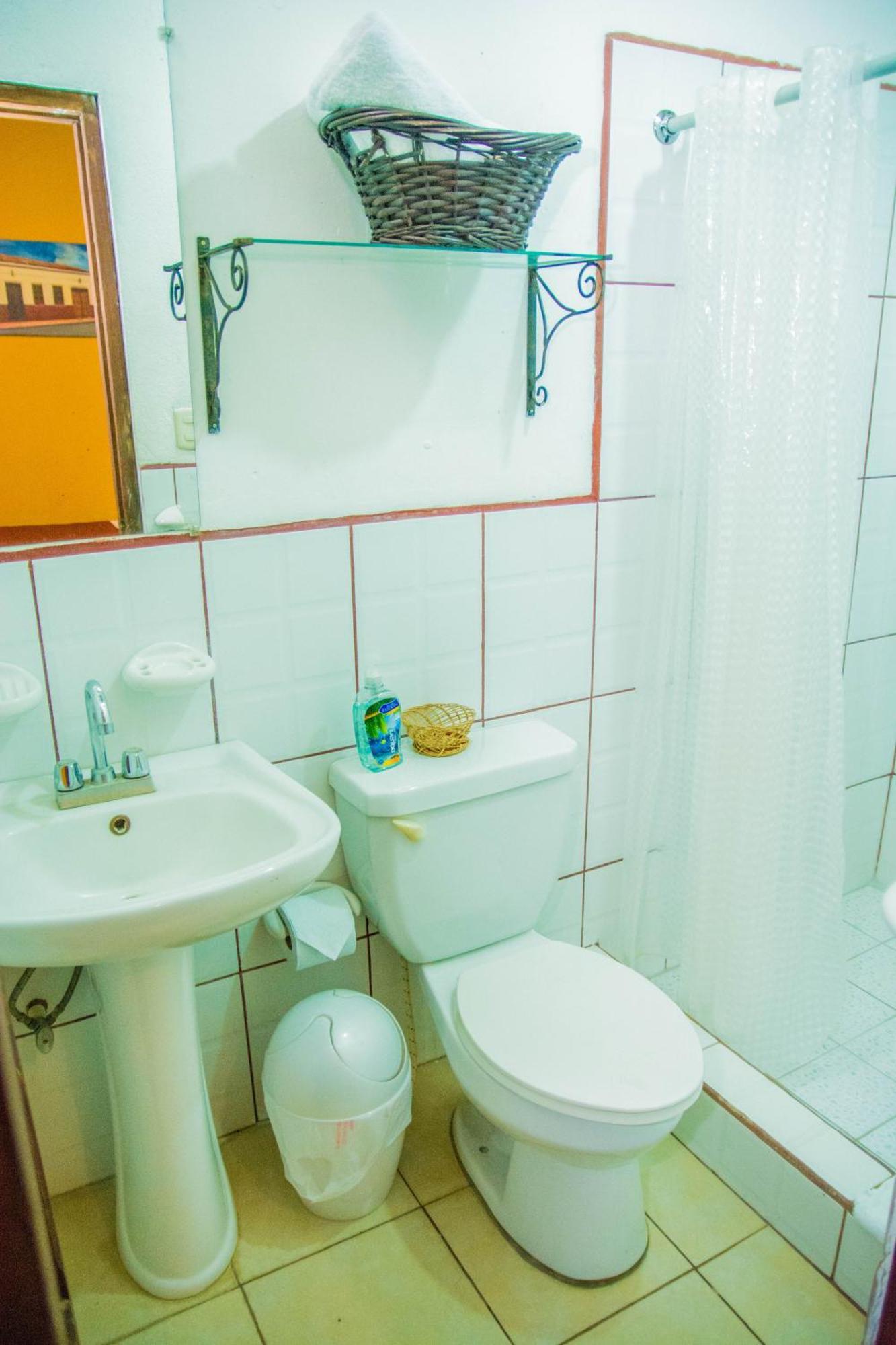 Hostal Fuente Castalia, B Y B Leon Exterior photo